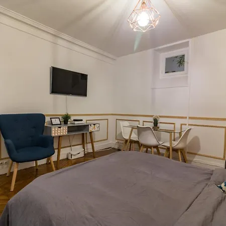 Private - Champs-elysees * 巴黎