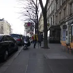 Private - Champs-elysees Parijs
