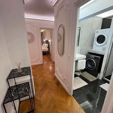 Private - Champs-elysees * פריז