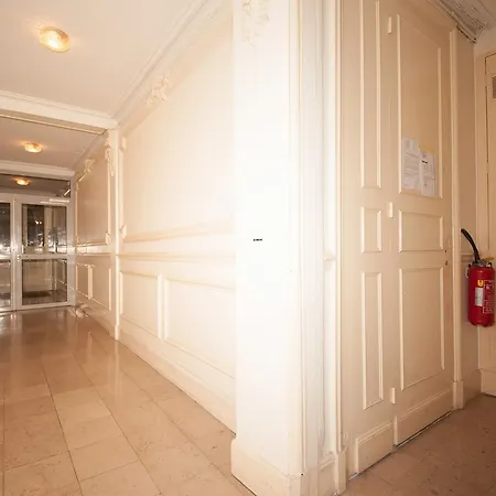 Private - Champs-elysees