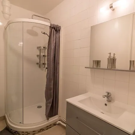 Private - Champs-elysees פריז