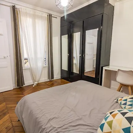 Private - Champs-elysees דירה