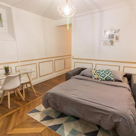 Private - Champs-elysees