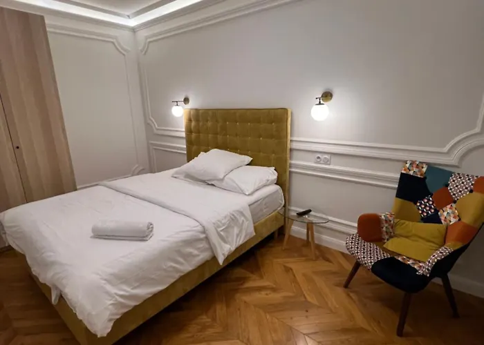Private - Champs-elysees Апартаменты *