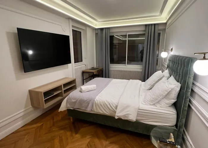 Private - Champs-elysees * 巴黎